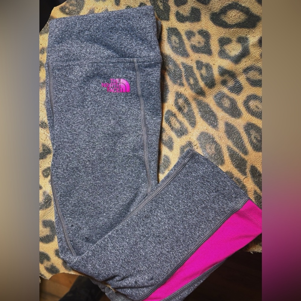 The North Face Women’s S Charcoal & Pink Rouched Motivation Crop Leggings
